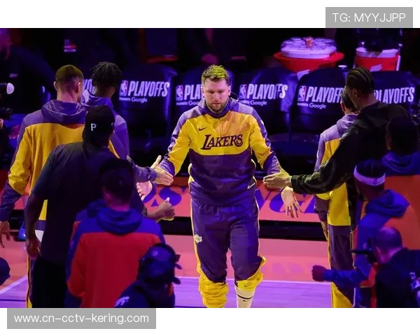 里夫斯狂砍92分领衔湖人取胜 缺席东契奇詹姆斯时挑起得分重任