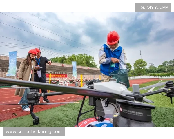 无人机足球操作需精准飞行及团队战术,考验飞手反应与心态